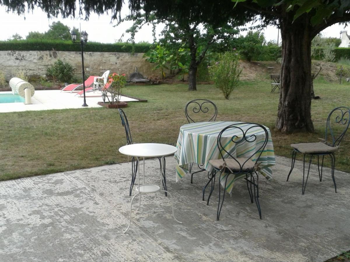 Bed and Breakfast La Récré Restigné Exterior foto